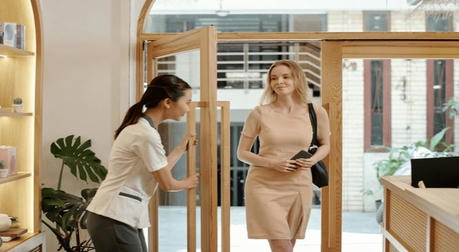 Full interpretation of hairdressing service details: Where does customer experience start?